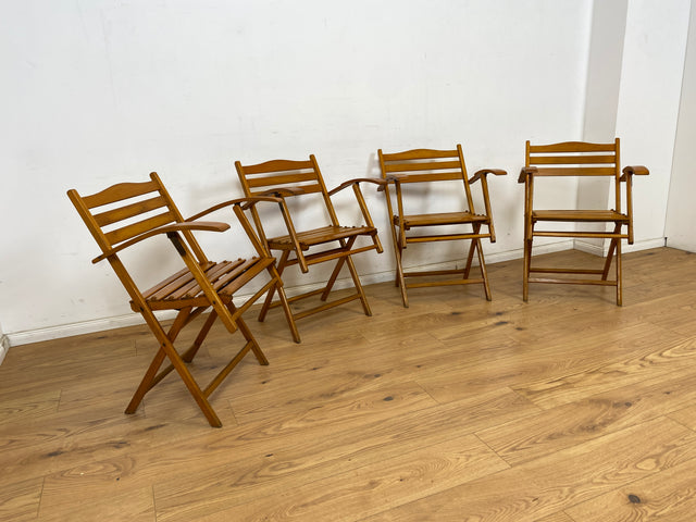 WMK 1/4 Besonders schöner, bequemer und sehr gut erhaltener Mid-Century Klappstuhl aus Holz # Stuhl Armlehnenstuhl Sessel Holzstuhl Folding Chair Gartenstuhl Gartenmöbel Campingstuhl Bauhaus Vintage