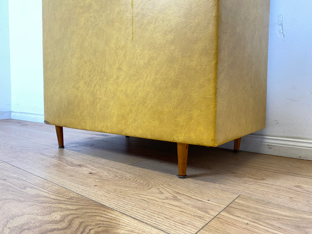 WMK Dekorative und sehr gut erhaltene Mid-Century Wäschetruhe mit pflegeleichtem Kunstlederbezug & schönem blauem Innenleben # Wäschepuff Wäschekorb Wäschesammler Vintage 60er Retro # Versand möglich
