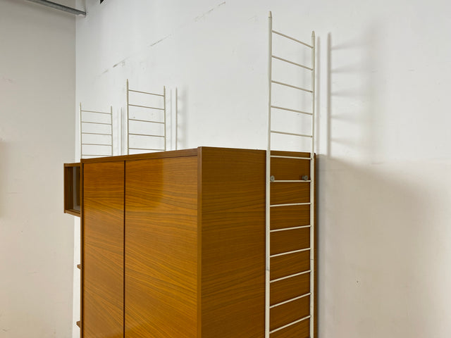 Kultiges modulares DDR Regalsystem Sybille aus 1968 mit Kleiderschrank & Vitrine