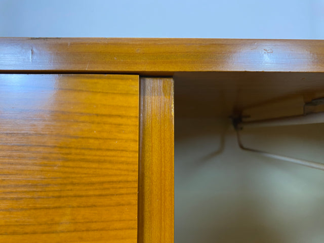 Kultiges modulares DDR Regalsystem Sybille aus 1968 mit Kleiderschrank & Vitrine