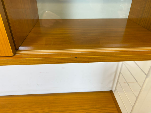 Kultiges modulares DDR Regalsystem Sybille aus 1968 mit weißen Regalleitern & Vitrine