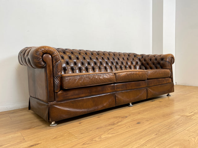 WMK # Hochwertiges original englisches Chesterfield Sofa mit dickem aber weichem gestepptem Echtleder Bezug mit schöner Alterspatina # 3er Sofa Couch Ledersofa Ledercouch Sitzgarnitur Leather Vintage