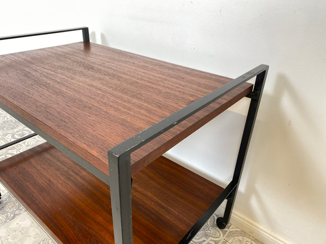 WMK Stilvoller, minimalistischer und gut erhaltener Vintage Servierwagen auf Rollen # Beistelltisch Teewagen Barwagen Ablage Couchtisch Rollwagen Loft Industrial Design 60er 70er # Versand möglich