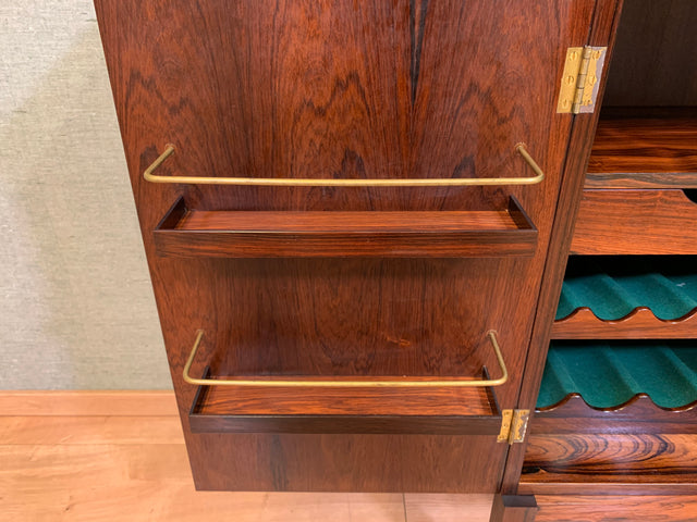 WMK I Skandinavische 60er Jahre Designer Bar von Torbjörn Afdal auf Rollen I Palisander I Barkommode Barschrank Hausbar Barwagen Tresen Vintage Danish Design Mid-Century Rosewood I Berlin München Köln