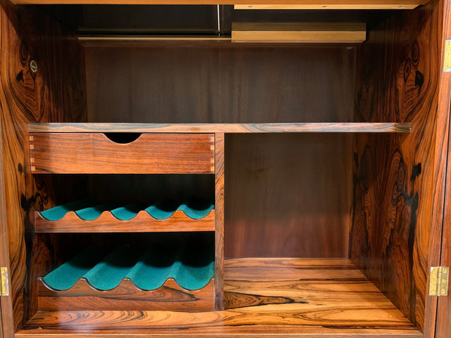 WMK I Skandinavische 60er Jahre Designer Bar von Torbjörn Afdal auf Rollen I Palisander I Barkommode Barschrank Hausbar Barwagen Tresen Vintage Danish Design Mid-Century Rosewood I Berlin München Köln