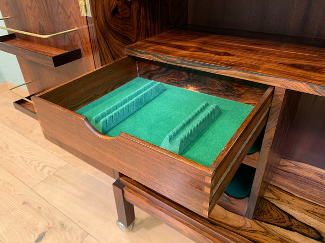 WMK I Skandinavische 60er Jahre Designer Bar von Torbjörn Afdal auf Rollen I Palisander I Barkommode Barschrank Hausbar Barwagen Tresen Vintage Danish Design Mid-Century Rosewood I Berlin München Köln