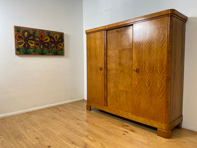 Besonders schöner 50erJahre Kleiderschrank aus vollem Holz mit sehr guter Aufteilung I Schrank Schlafzimmerschrank Wäscheschrank Wardrobe Mid-Century Vintage 60er Retro I