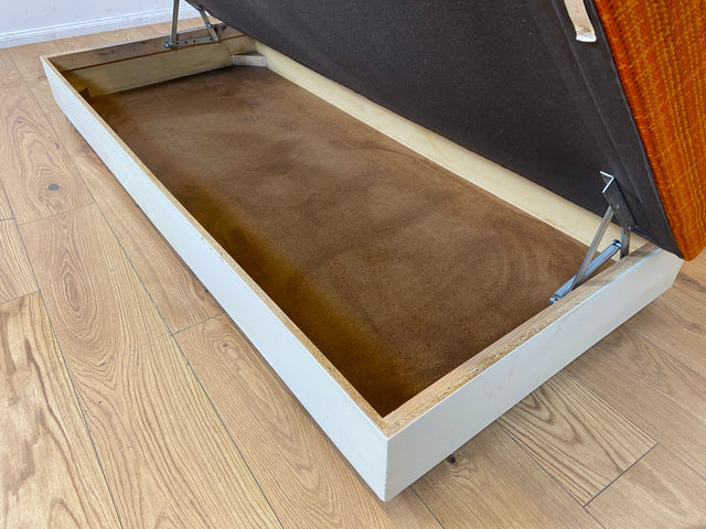 WMK I Raumaufhellende Space Age Liege auf Rollen mit orangem Originalbezug und großem Bettkasten I Daybed Sofa Couch Einzelbett Bett Lounge Modul Ottomane Vintage 70er I Berlin Leipzig Hamburg Köln