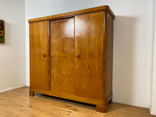 Besonders schöner 50erJahre Kleiderschrank aus vollem Holz mit sehr guter Aufteilung I Schrank Schlafzimmerschrank Wäscheschrank Wardrobe Mid-Century Vintage 60er Retro I