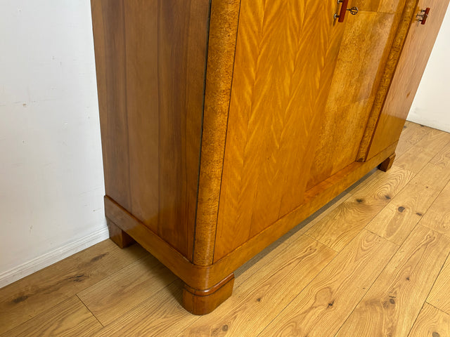 Besonders schöner 50erJahre Kleiderschrank aus vollem Holz mit sehr guter Aufteilung I Schrank Schlafzimmerschrank Wäscheschrank Wardrobe Mid-Century Vintage 60er Retro I