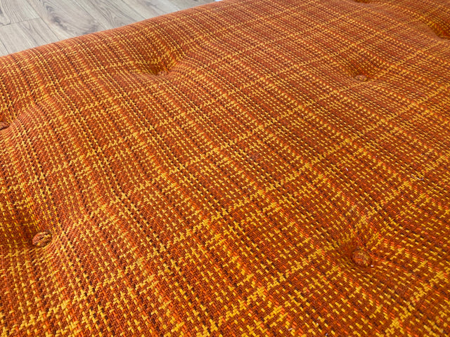 WMK I Raumaufhellende Space Age Liege auf Rollen mit orangem Originalbezug und großem Bettkasten I Daybed Sofa Couch Einzelbett Bett Lounge Modul Ottomane Vintage 70er I Berlin Leipzig Hamburg Köln