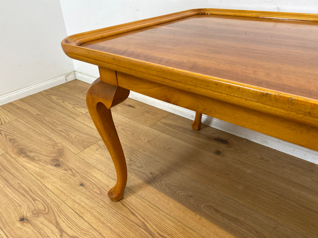 WMK Hübscher, großer und sehr gut erhaltener 60er Jahre Couchtisch im Chippendale Stil mit schönen gebogenen Tischbeinen & toller Maserung # Salontisch Wohnzimmertisch Coffee Table Stilmöbel Vintage