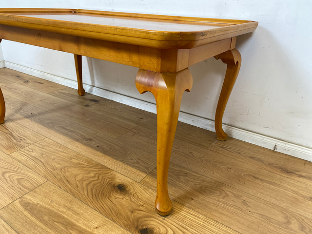WMK Hübscher, großer und sehr gut erhaltener 60er Jahre Couchtisch im Chippendale Stil mit schönen gebogenen Tischbeinen & toller Maserung # Salontisch Wohnzimmertisch Coffee Table Stilmöbel Vintage