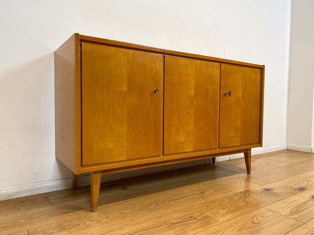 WMK I Versand 85€ I Stilvolles helles Mid-Century Sideboard aus 1965 von VEB Südthüringer Möbelwerken Themar I Kommode Schrank Anrichte TV Bank Lowboard Cabinet 60er Vintage DDR Berlin Bochum Leipzig