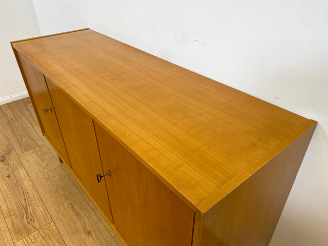 WMK I Versand 85€ I Stilvolles helles Mid-Century Sideboard aus 1965 von VEB Südthüringer Möbelwerken Themar I Kommode Schrank Anrichte TV Bank Lowboard Cabinet 60er Vintage DDR Berlin Bochum Leipzig