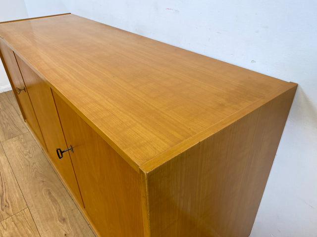 WMK I Versand 85€ I Stilvolles helles Mid-Century Sideboard aus 1965 von VEB Südthüringer Möbelwerken Themar I Kommode Schrank Anrichte TV Bank Lowboard Cabinet 60er Vintage DDR Berlin Bochum Leipzig