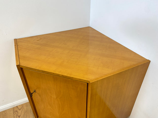 WMK I Versand 85€ I Stilvolle helle Mid-Century Eck Kommode aus 1965 von VEB Südthüringer Möbelwerken I Kommode Schrank Anrichte TV Bank Lowboard Cabinet 60er Vintage DDR Berlin Regensburg Heidelberg