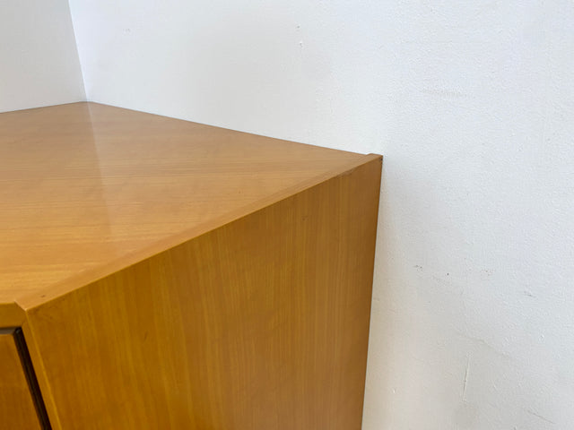 WMK I Versand 85€ I Stilvolle helle Mid-Century Eck Kommode aus 1965 von VEB Südthüringer Möbelwerken I Kommode Schrank Anrichte TV Bank Lowboard Cabinet 60er Vintage DDR Berlin Regensburg Heidelberg