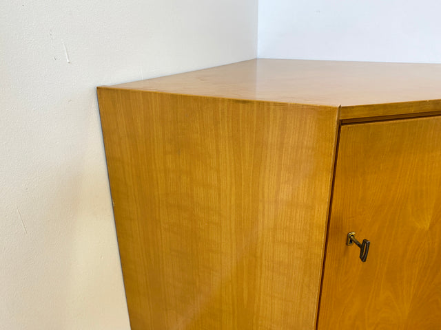 WMK I Versand 85€ I Stilvolle helle Mid-Century Eck Kommode aus 1965 von VEB Südthüringer Möbelwerken I Kommode Schrank Anrichte TV Bank Lowboard Cabinet 60er Vintage DDR Berlin Regensburg Heidelberg