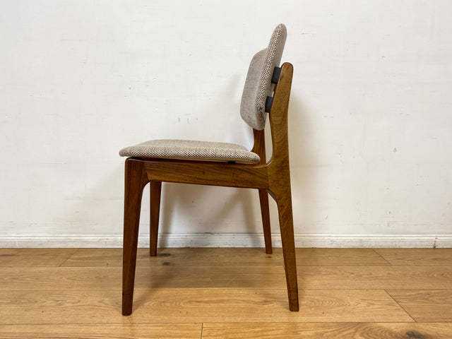 WMK I Set aus 4 hochwertigen skandinavischen Mid-Century Esszimmerstühlen mit naturbeigem Originalbezug & Walnuss Rahmen I Stühle Küchenstühle Dining Chairs Holz Polster Vintage Berlin Bochum Dresden