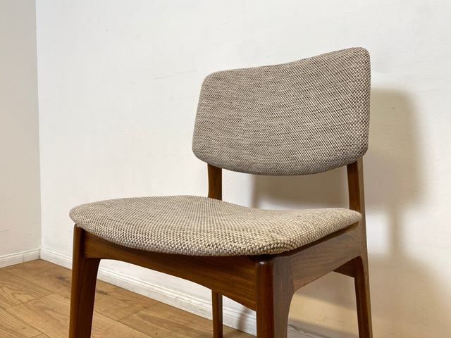 WMK I Set aus 4 hochwertigen skandinavischen Mid-Century Esszimmerstühlen mit naturbeigem Originalbezug & Walnuss Rahmen I Stühle Küchenstühle Dining Chairs Holz Polster Vintage Berlin Bochum Dresden