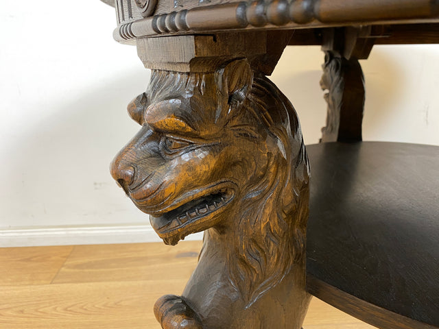 WMK Particularly beautiful and very well preserved round antique salon table made of solid wood with hand-carved lion heads and lion paws # Coffee table living room table coffee table Gründerzeit vintage