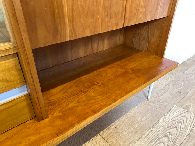 WMK I Stilvoller Mid-Century Wohnzimmerschrank mit Schubladen