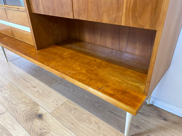 WMK I Stilvoller Mid-Century Wohnzimmerschrank mit Schubladen