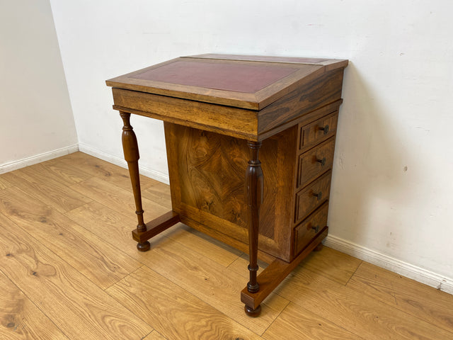 Schreib Pult Schmink Kommode Desk WMK I Edler 50er Jahre Schreibpult in antikem Davenport Stil, Vollholz in Nussbaum , mit Klappdeckel, Schubladen & goldgeprägter Leder Einlage I Sekretär Sitz Vintage