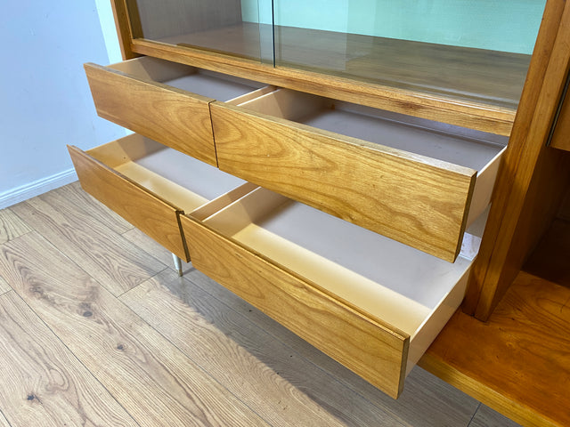 WMK I Stilvoller Mid-Century Wohnzimmerschrank mit Schubladen