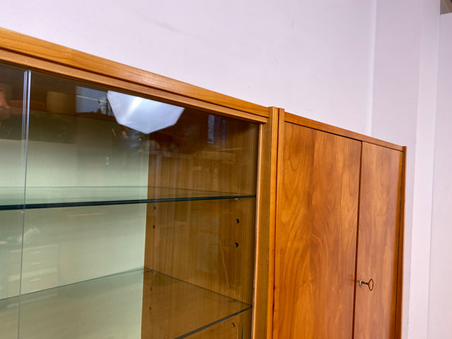 WMK I Stilvoller Mid-Century Wohnzimmerschrank mit Schubladen