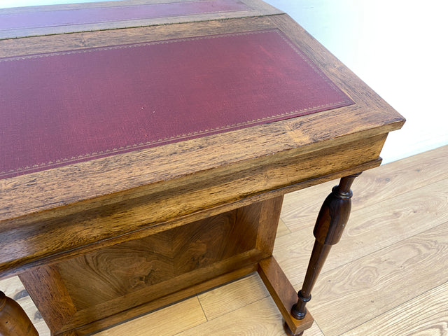 Schreib Pult Schmink Kommode Desk WMK I Edler 50er Jahre Schreibpult in antikem Davenport Stil, Vollholz in Nussbaum , mit Klappdeckel, Schubladen & goldgeprägter Leder Einlage I Sekretär Sitz Vintage