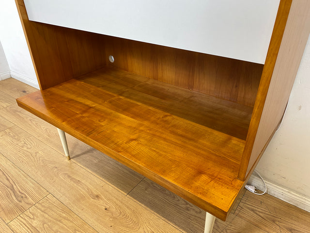 WMK I Besonders schöner heller Mid-Century Schreibschrank mit Beleuchtung