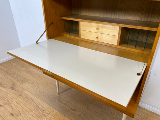 WMK I Besonders schöner heller Mid-Century Schreibschrank mit Beleuchtung