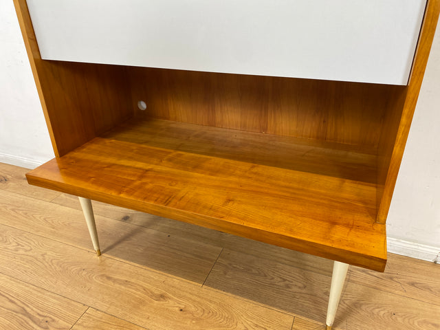 WMK I Besonders schöner heller Mid-Century Schreibschrank mit Beleuchtung