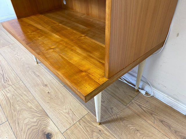 WMK I Besonders schöner heller Mid-Century Schreibschrank mit Beleuchtung