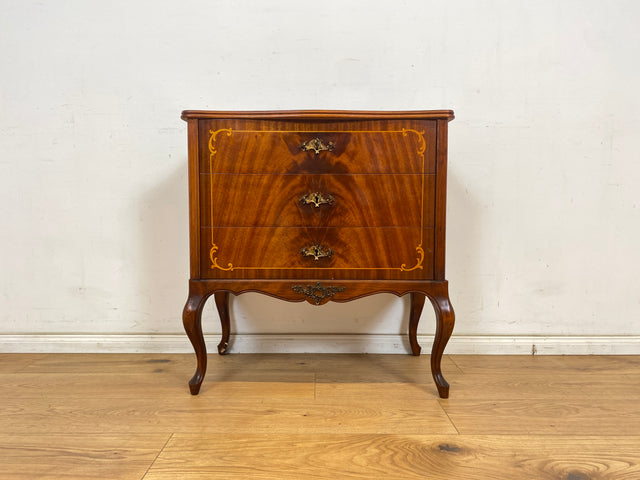 WMK Elegante und sehr gut erhaltene schwedische Stilmöbel Kommode aus vollem Holz mit Schubladen , Intarsien und Messingbeschlägen # Schubladenkommode Wäschekommode Flurkommode Vintage barock Rokoko