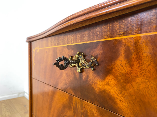 WMK Elegante und sehr gut erhaltene schwedische Stilmöbel Kommode aus vollem Holz mit Schubladen , Intarsien und Messingbeschlägen # Schubladenkommode Wäschekommode Flurkommode Vintage barock Rokoko