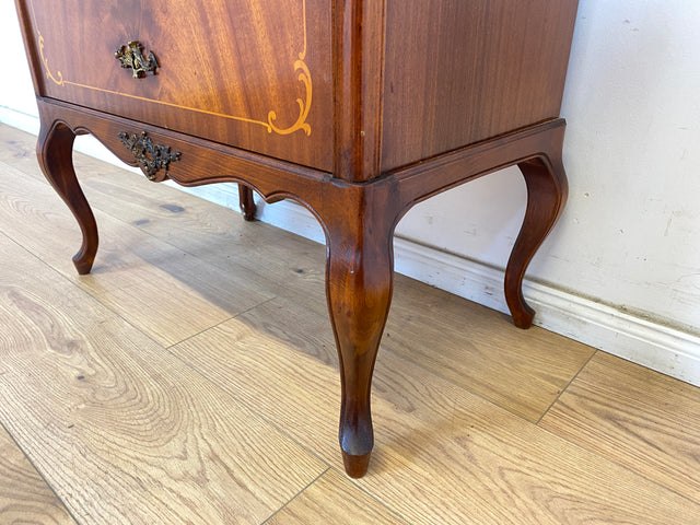 WMK Elegante und sehr gut erhaltene schwedische Stilmöbel Kommode aus vollem Holz mit Schubladen , Intarsien und Messingbeschlägen # Schubladenkommode Wäschekommode Flurkommode Vintage barock Rokoko