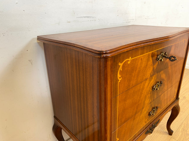 WMK Elegante und sehr gut erhaltene schwedische Stilmöbel Kommode aus vollem Holz mit Schubladen , Intarsien und Messingbeschlägen # Schubladenkommode Wäschekommode Flurkommode Vintage barock Rokoko
