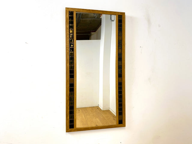 WMK Freundlicher und gut erhaltener großer 70er Jahre Spiegel in hellem Holzrahmen mit zeittypischen Mosaikfliesen umrandet # Wandspiegel Mirror Holzspiegel Garderober Flurgarderobe Retro Vintage 60er