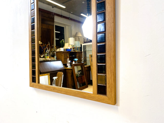 WMK Freundlicher und gut erhaltener großer 70er Jahre Spiegel in hellem Holzrahmen mit zeittypischen Mosaikfliesen umrandet # Wandspiegel Mirror Holzspiegel Garderober Flurgarderobe Retro Vintage 60er