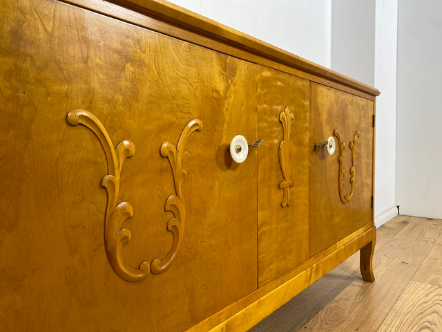WMK Elegantes schwedisches 40er Jahre Sideboard , Vollholz, mit Originalgriffen & Holzapplikationen # Kommode Schrank Lowboard TV-Lowboard TV-Bank Wäschekommode Anrichte Vintage Jugendstil Mid-Century
