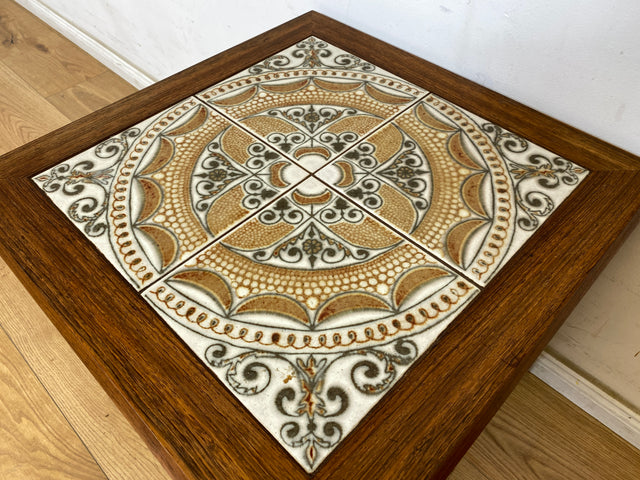 WMK Wunderschöner & sehr gut erhaltener skandinavischer Couchtisch mit kunstvollen Fliesen auf Teakholz # Beistelltisch Wohnzimmertisch Fliesentisch Coffe table Mid-Century Danisch Design Teak Vintage