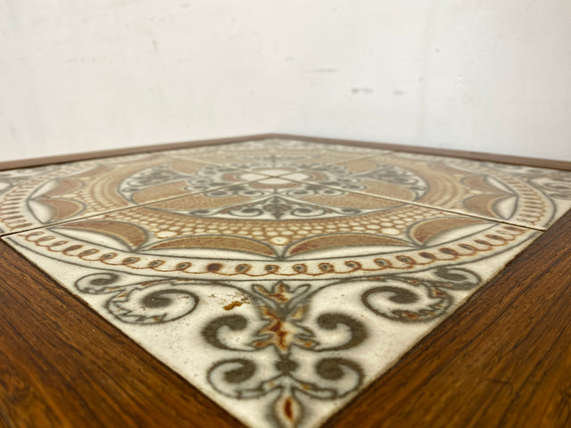 WMK Wunderschöner & sehr gut erhaltener skandinavischer Couchtisch mit kunstvollen Fliesen auf Teakholz # Beistelltisch Wohnzimmertisch Fliesentisch Coffe table Mid-Century Danisch Design Teak Vintage