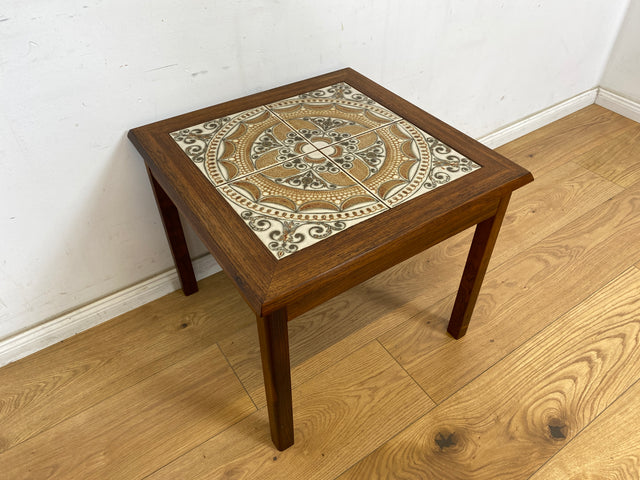 WMK Wunderschöner & sehr gut erhaltener skandinavischer Couchtisch mit kunstvollen Fliesen auf Teakholz # Beistelltisch Wohnzimmertisch Fliesentisch Coffe table Mid-Century Danisch Design Teak Vintage