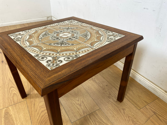 WMK Wunderschöner & sehr gut erhaltener skandinavischer Couchtisch mit kunstvollen Fliesen auf Teakholz # Beistelltisch Wohnzimmertisch Fliesentisch Coffe table Mid-Century Danisch Design Teak Vintage