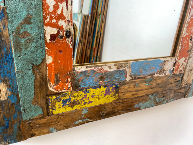 Boatwood by WMK # Robuster 60x60 Wandspiegel aus altem Bootsholz, ein handgefertigtes Unikat in Originalfarben der Boote # bunter Spiegel Flurspiegel Holzrahmen Badspiegel Mirror Treibholz Bootsmöbel