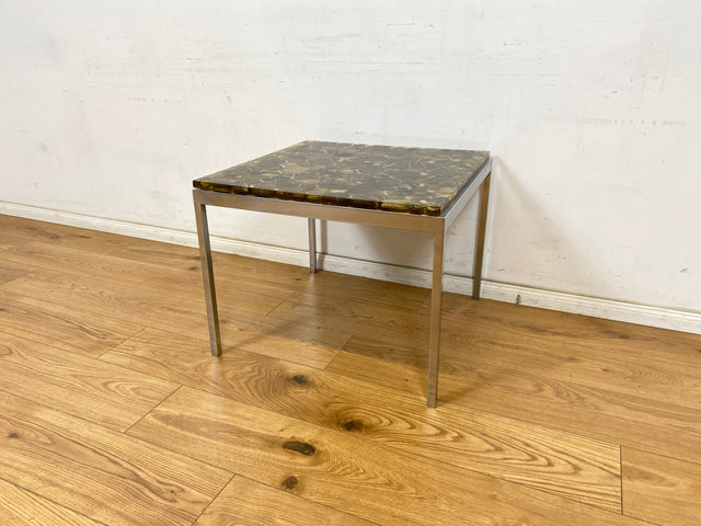WMK Seltener und gut erhaltener 70er Jahre Couchtisch mit Epoxid Tischplatte mit eingelassenen echten Steinen auf Metallgestell # Wohnzimmertisch Coffee Table Glastisch Beistelltisch Vintage Space Age