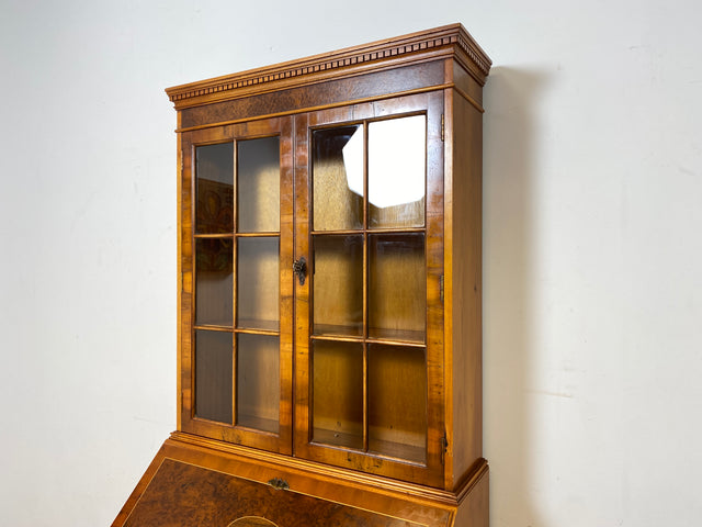 WMK I Hochwertiger Stilmöbel Aufsatz Sekretär im englischen Stil mit Vitrine und Schreibunterlage aus Leder I Schreibschrank Schreibtisch Desk Bücher Schrank Kommode Highboard Vintage Empire Regency